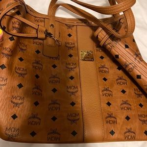 Reversalable Medium MCM tote bag